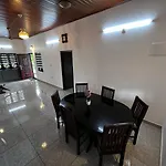 Cherry Blossom Homestays Munnar 2Bhk