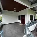 Cherry Blossom Homestays Munnar 2Bhk