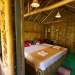 Fab - Bamboo Hut With Open Shower