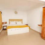 El Lora Resldency