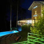 Areva Inn Plantation Resort Munnar With Pool By Voye Homes