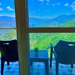Munnar Tea Estate Cottage And Resort - Away From City Hustle