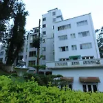 Oak Fields Resort
