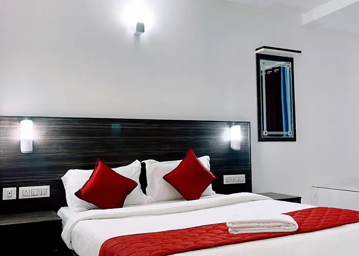 Skylark Holidays Munnar