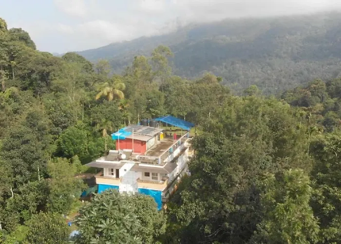 The Lost Hostel, Munnar