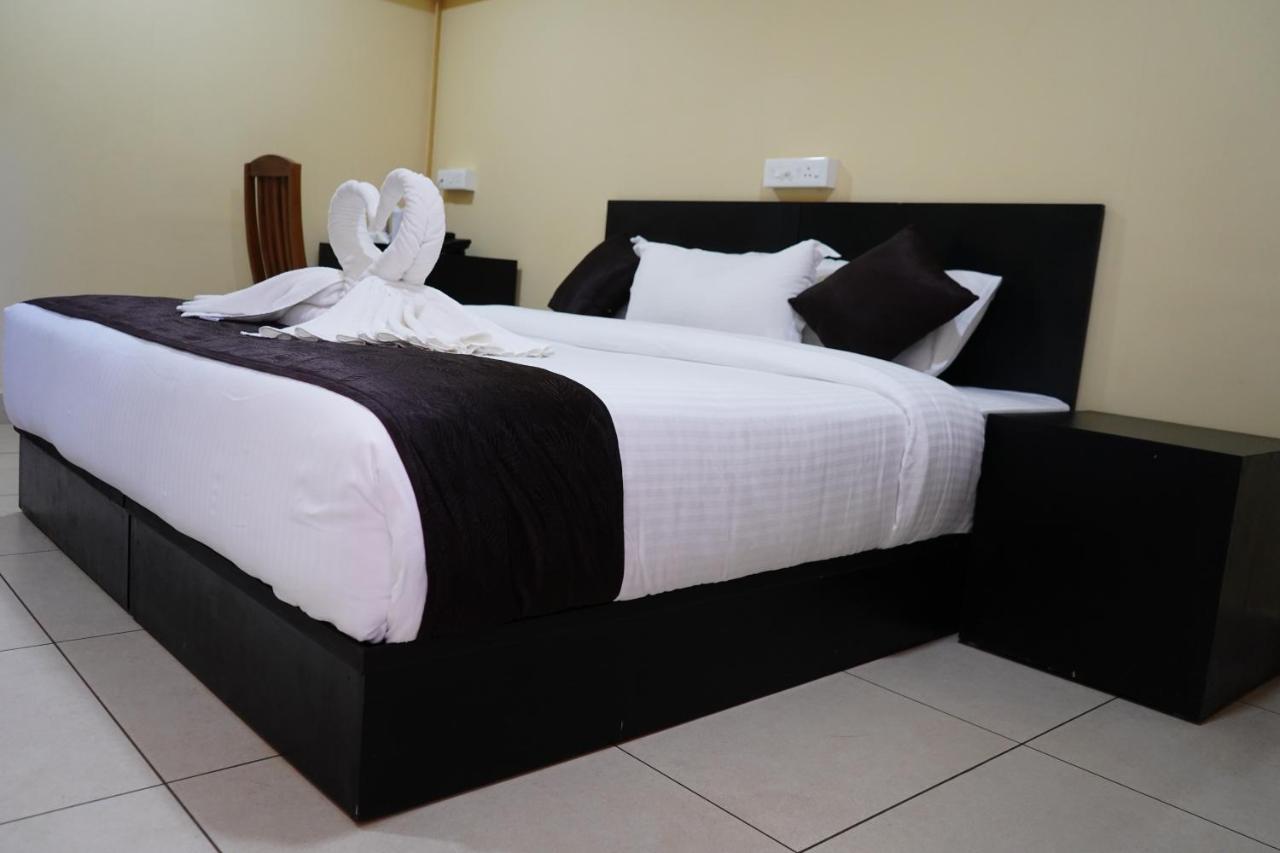 Fabescape Edens Resort Hotel *
