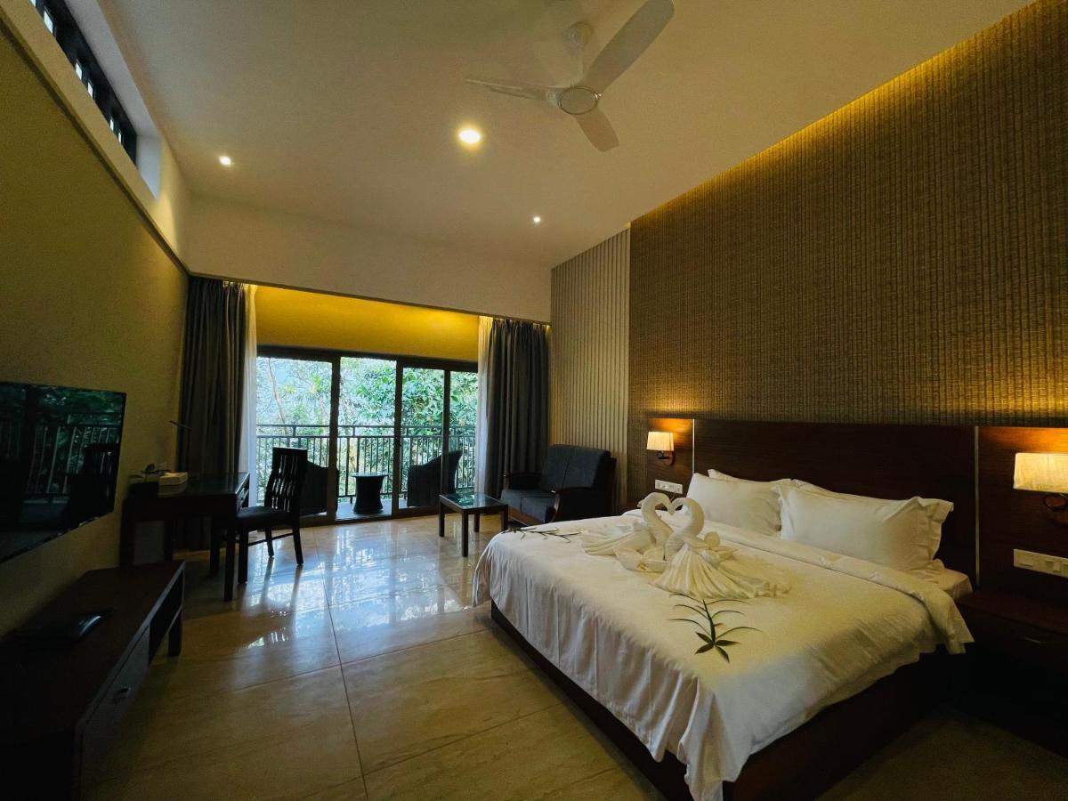 Elephant Passage 5* Munnar
