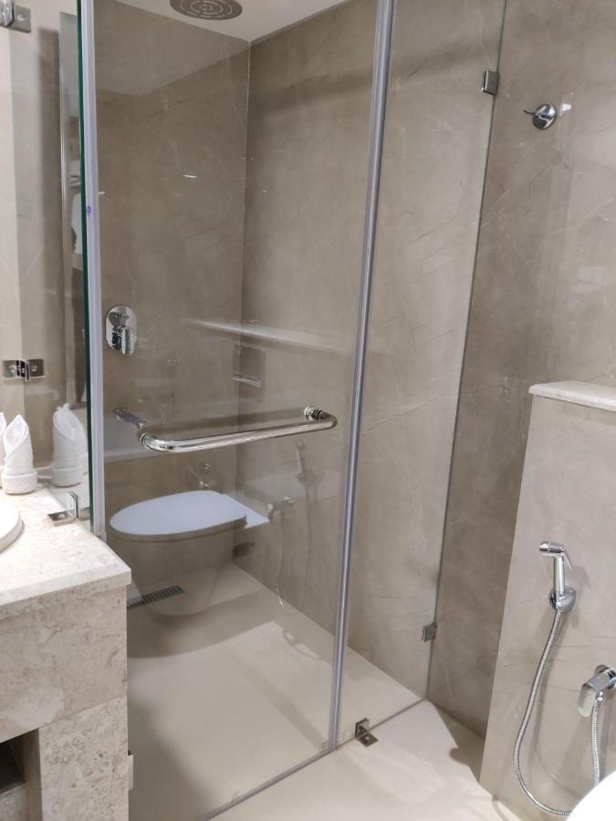 Hotel Issacs Residency