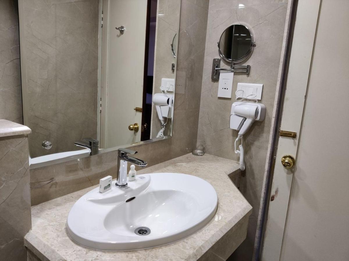 Hotel Issacs Residency Munnar
