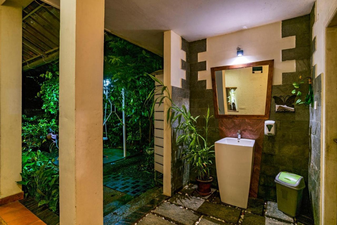 Mistletoe & Cafe Homestay Munnar