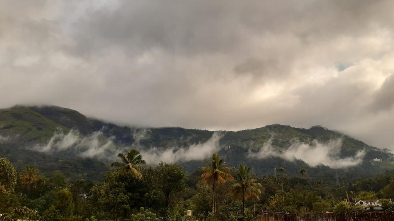 Himadri Holidays Munnar