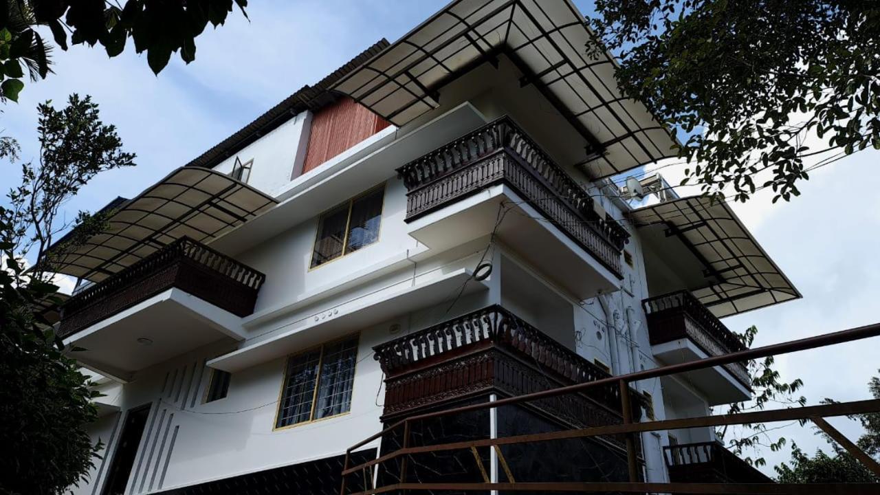 Hostel 3r Residency
