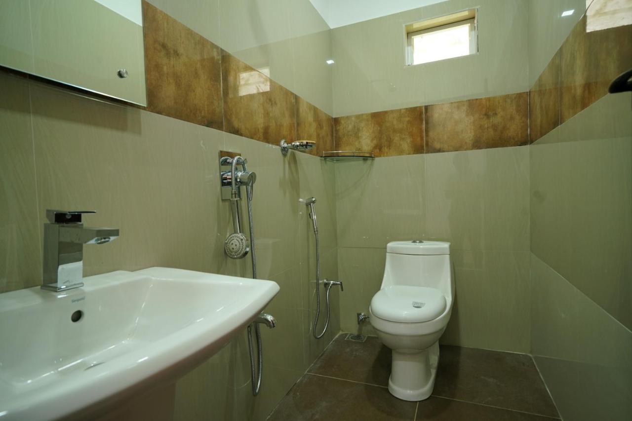 Oyo 77946 Skylark- Hygiene Ensured Guest house 3*