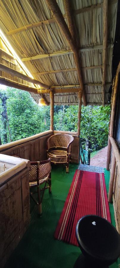 Guest house Fab - Bamboo Hut With Open Shower Munnar