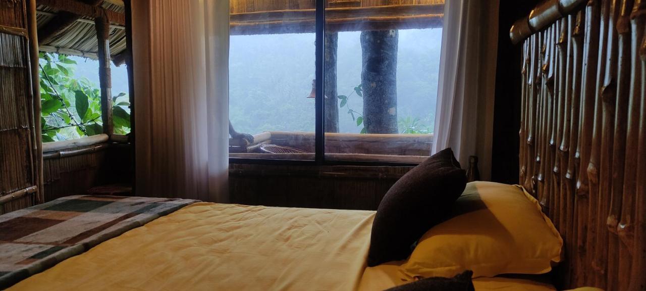 Guest house Fab - Bamboo Hut With Open Shower Munnar
