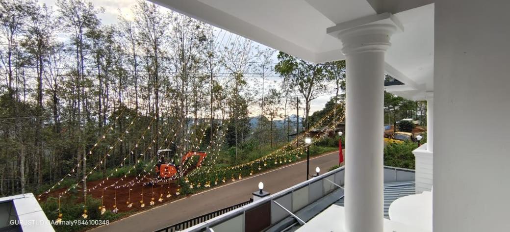Misty Blow Palace Hotel Munnar
