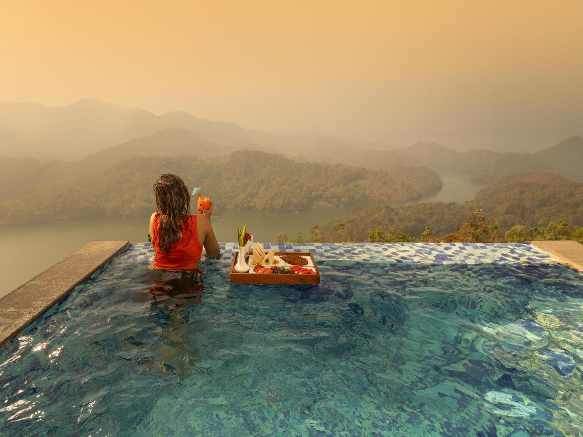 Ragamaya & 5* Munnar