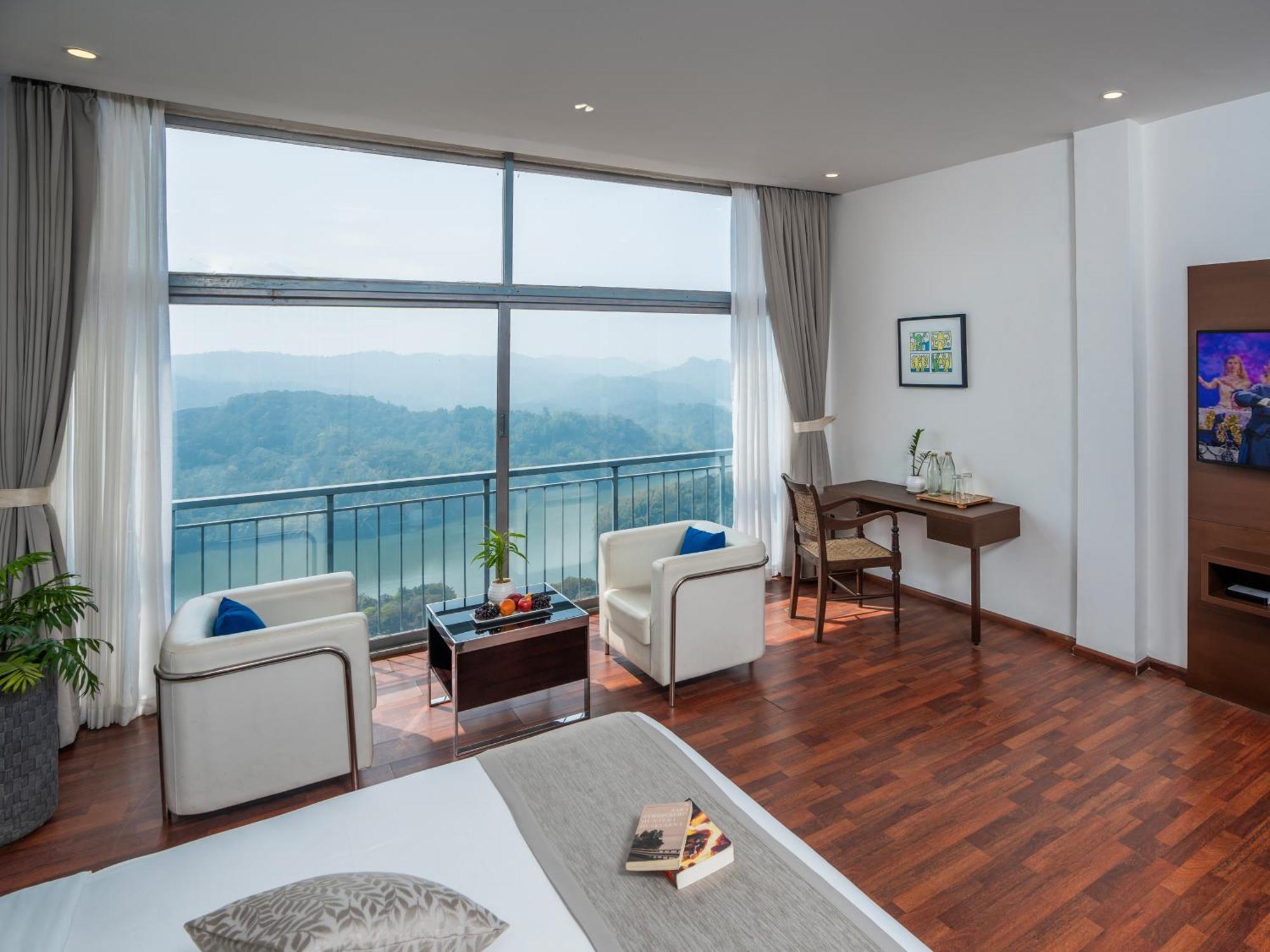 Resort Ragamaya & Munnar