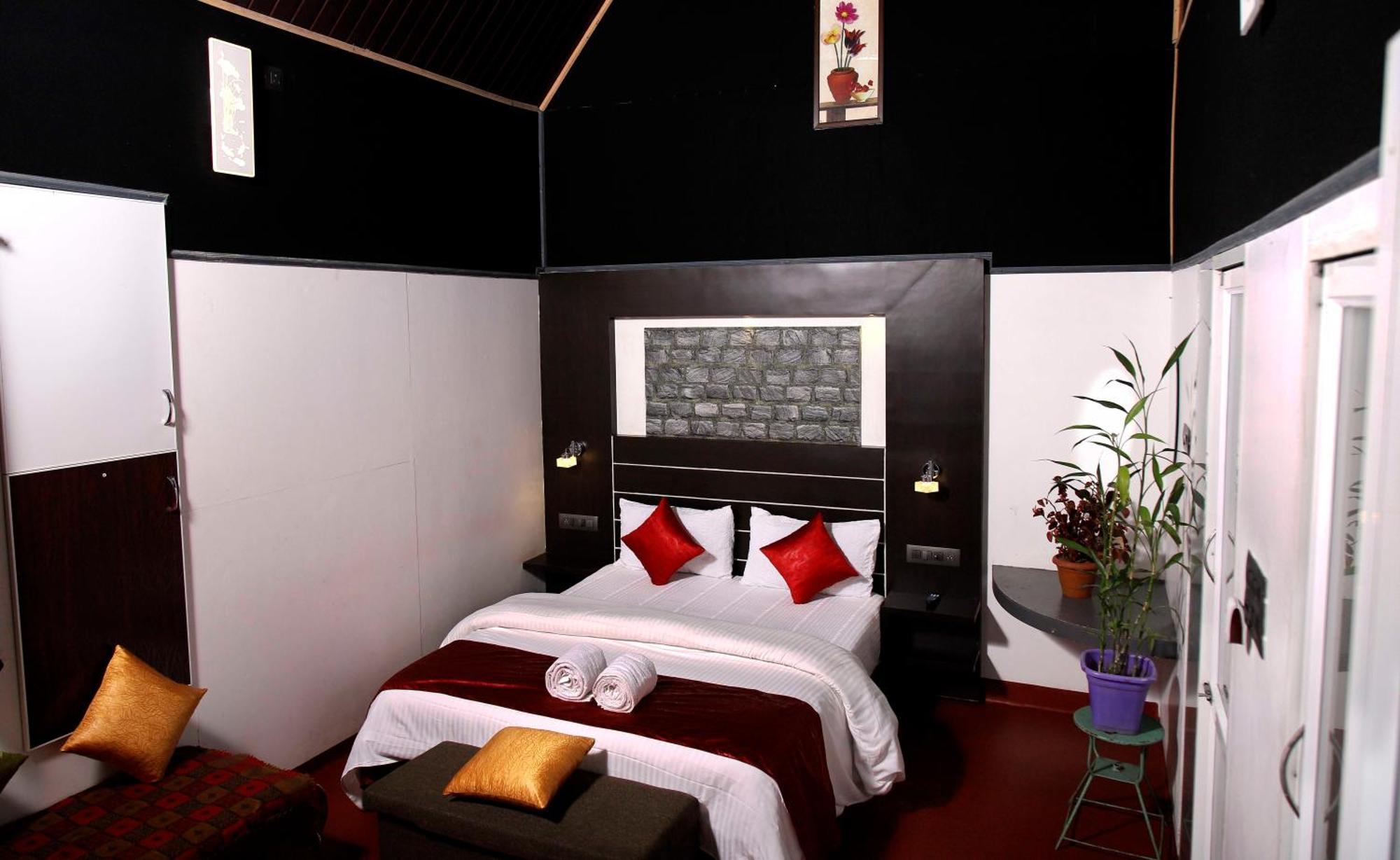 The Wayside * Munnar