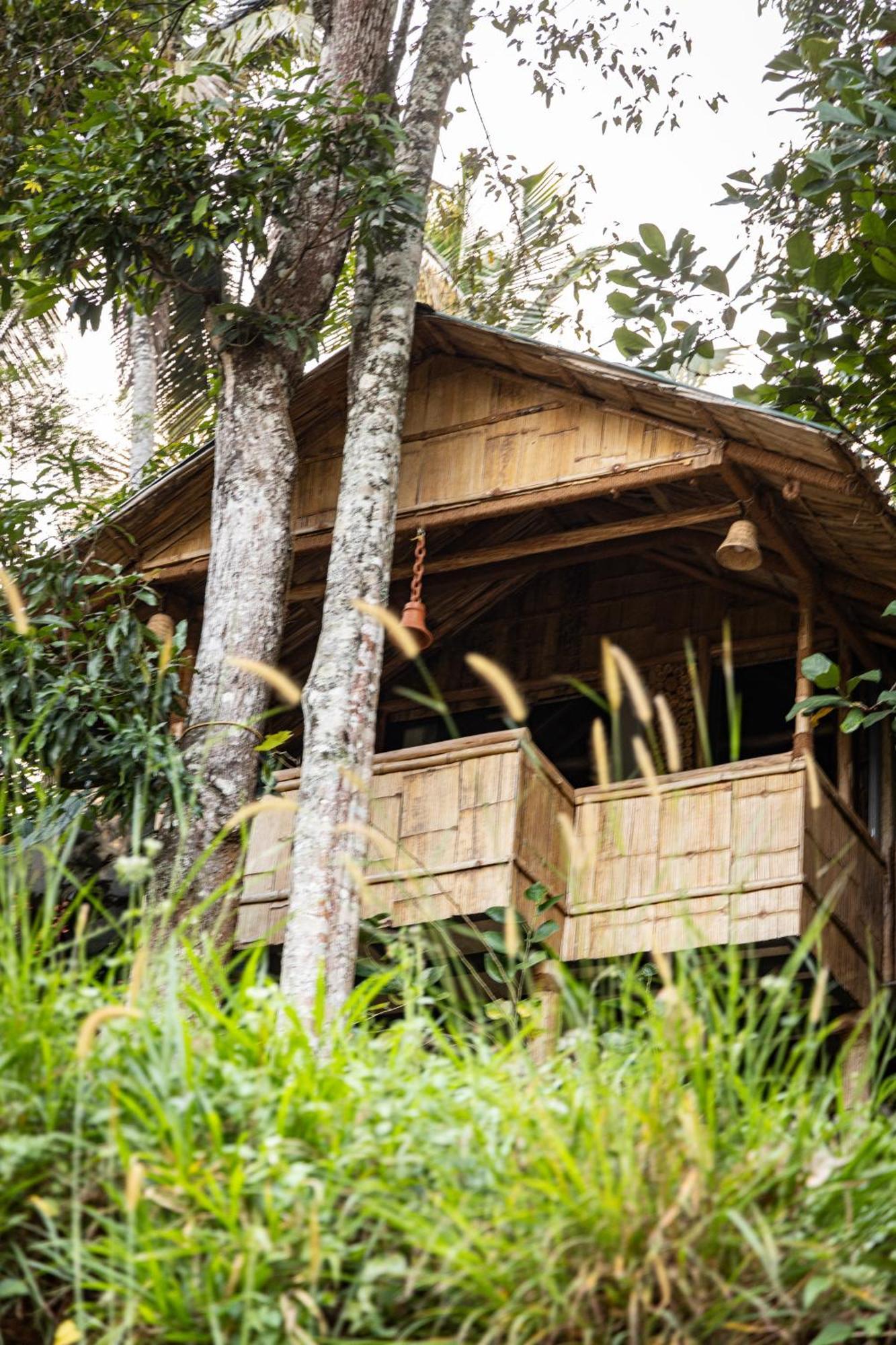 Guest house Fab - Bamboo Hut With Open Shower