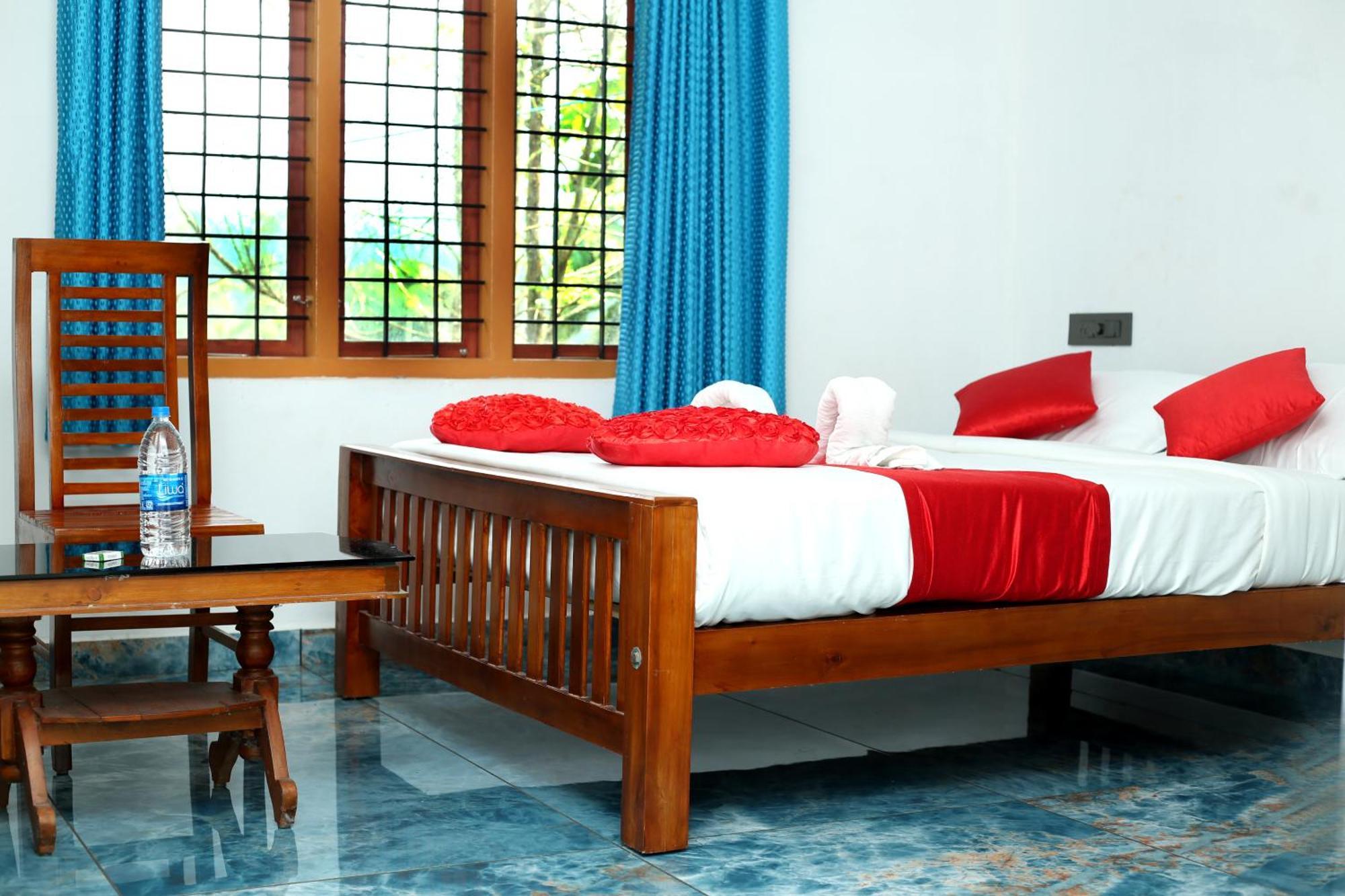 Golden Cherry Homestay *