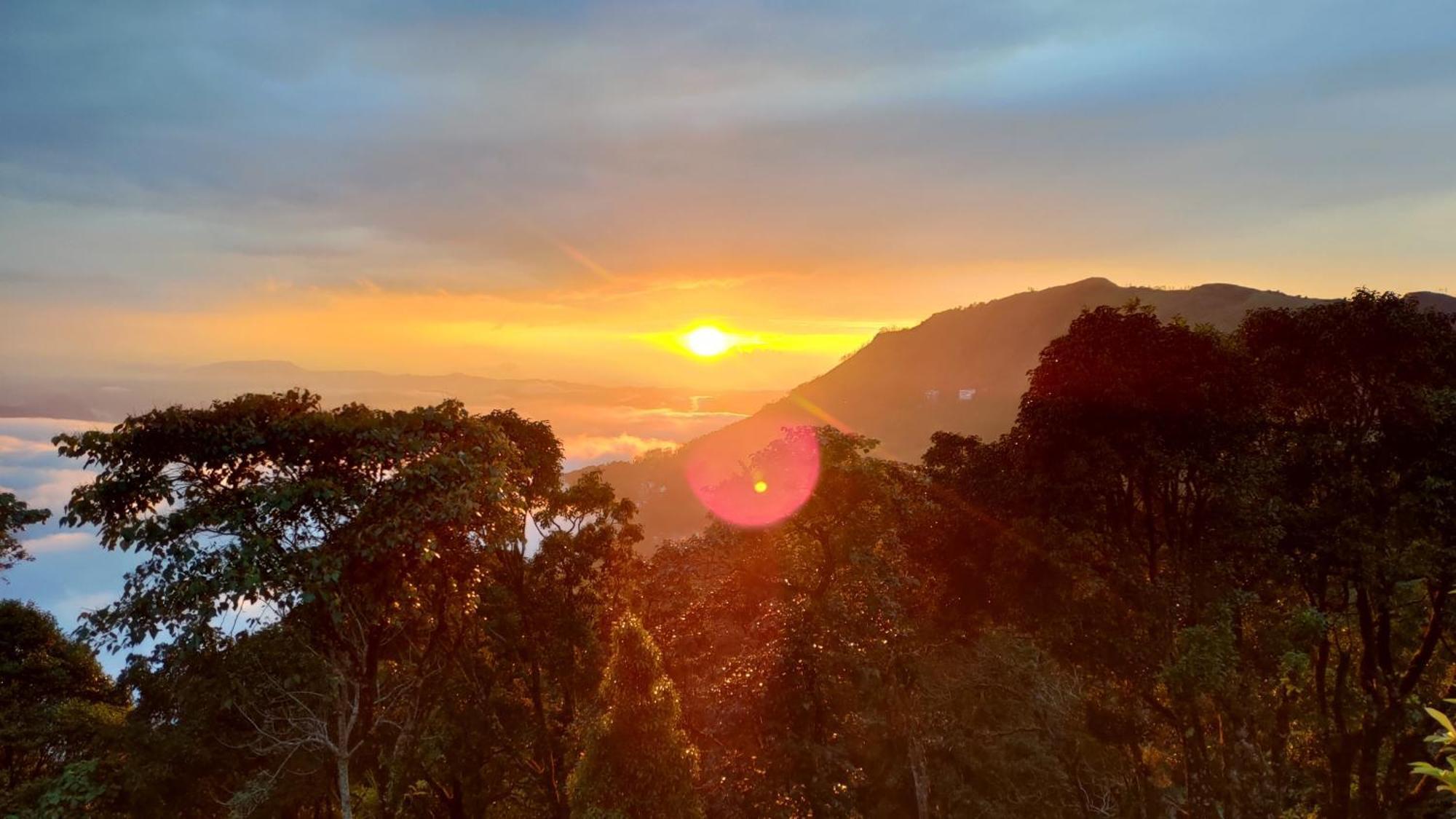 Deshadan Mountain -the Highest In 4* Munnar