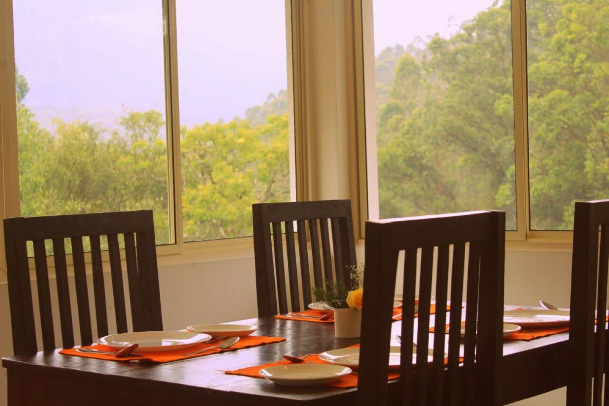 Pine Tree Hotel Munnar