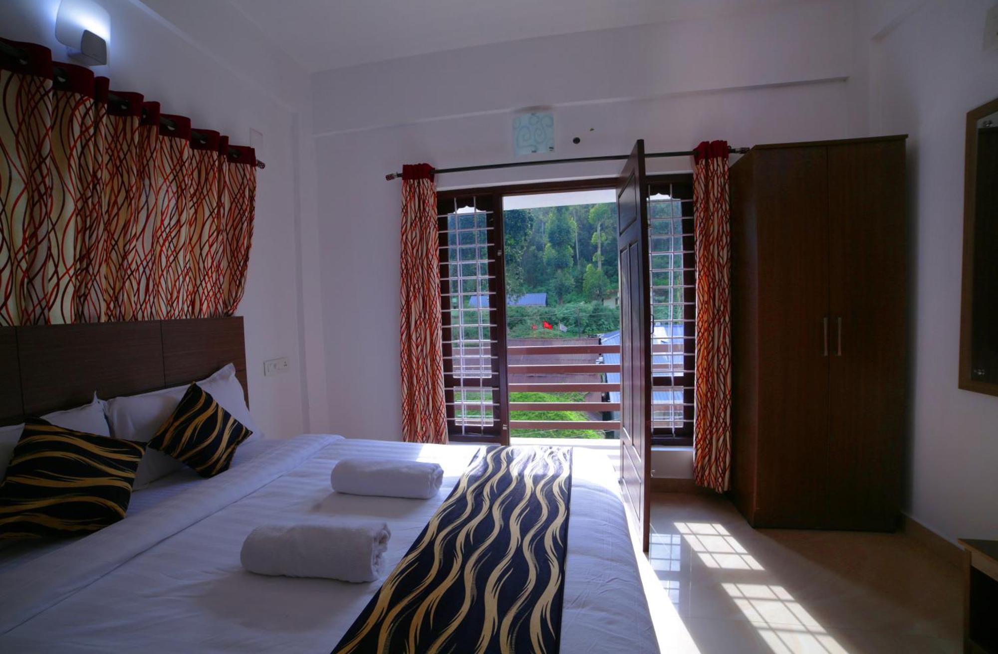 Pine Tree Hotel