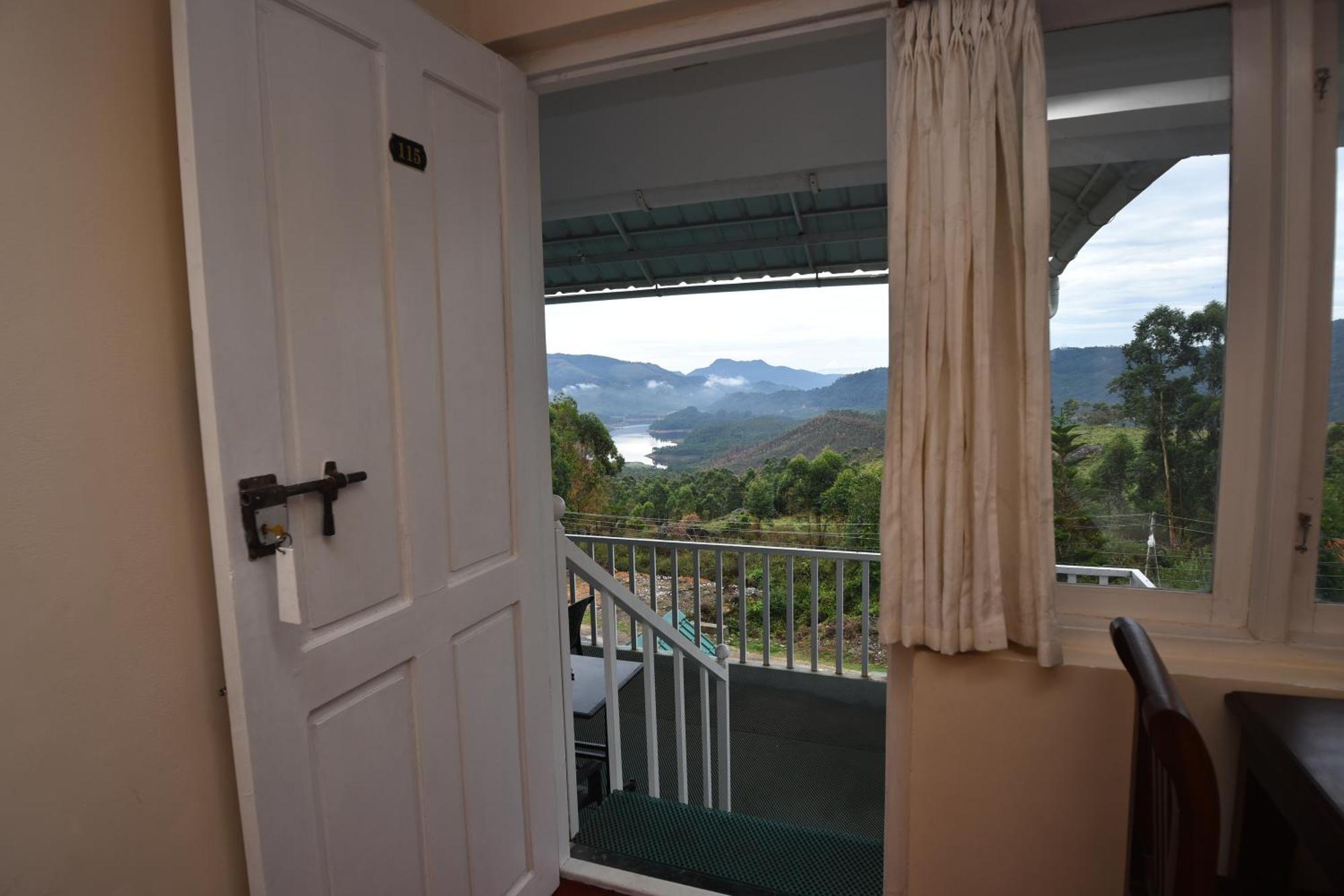 Lakezone Holiday Resort Munnar