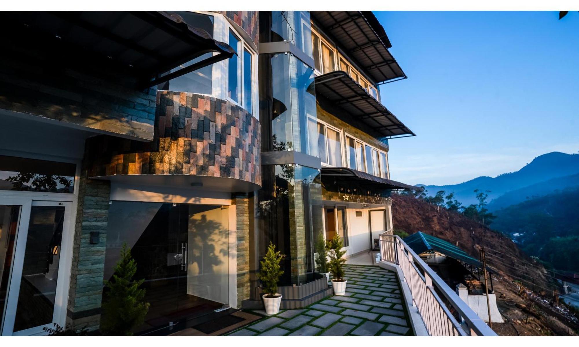 Carmel 3*
