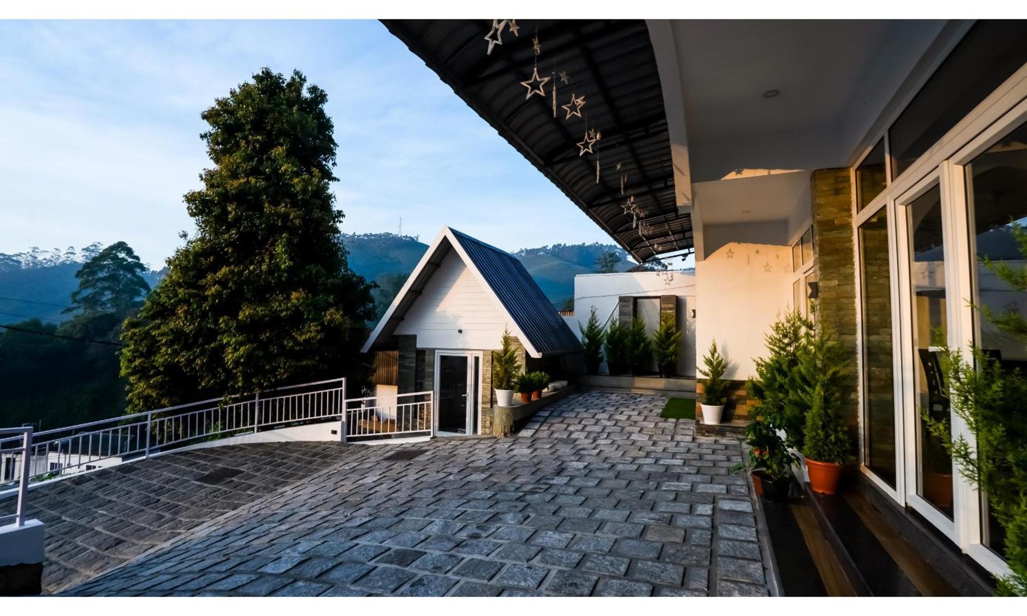 Carmel Hotel Munnar
