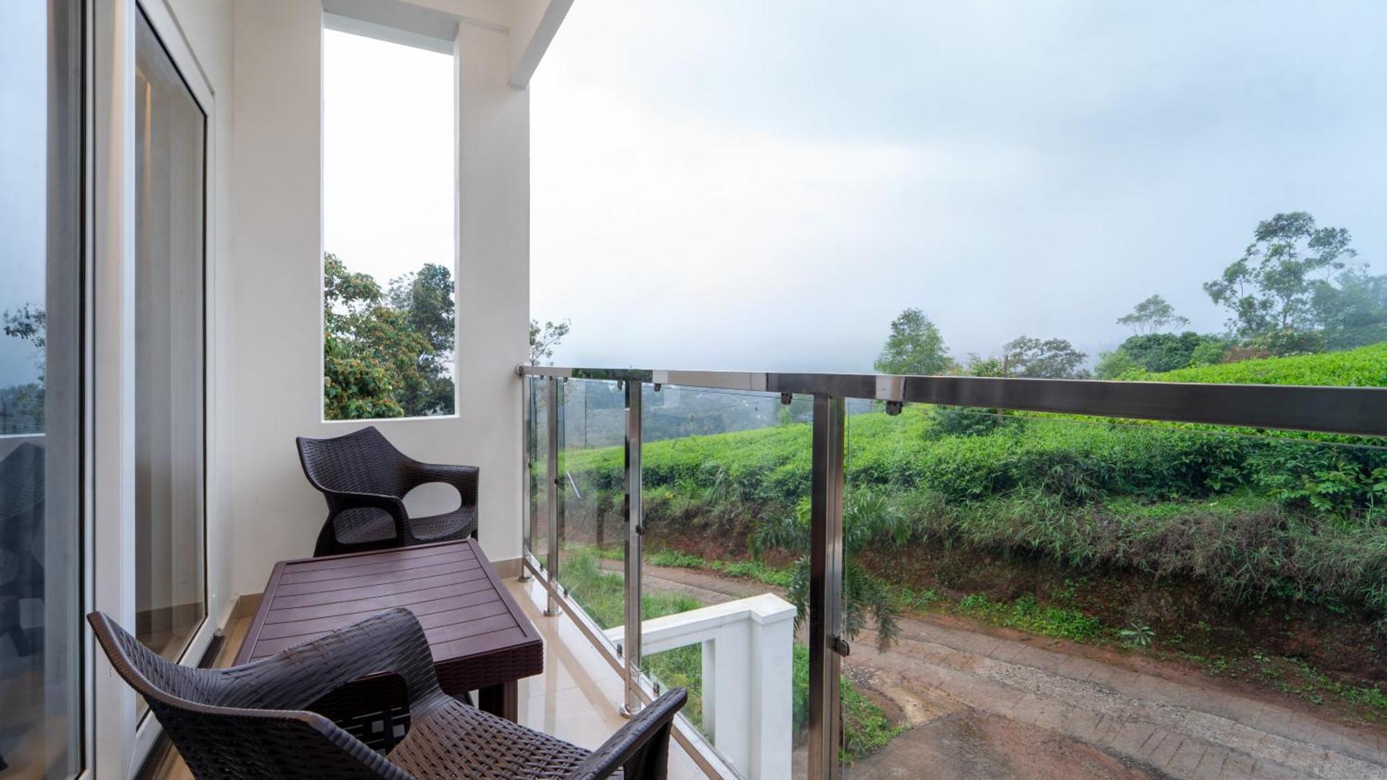 Treebo Windsong Resort Munnar, Tea Plantation View
