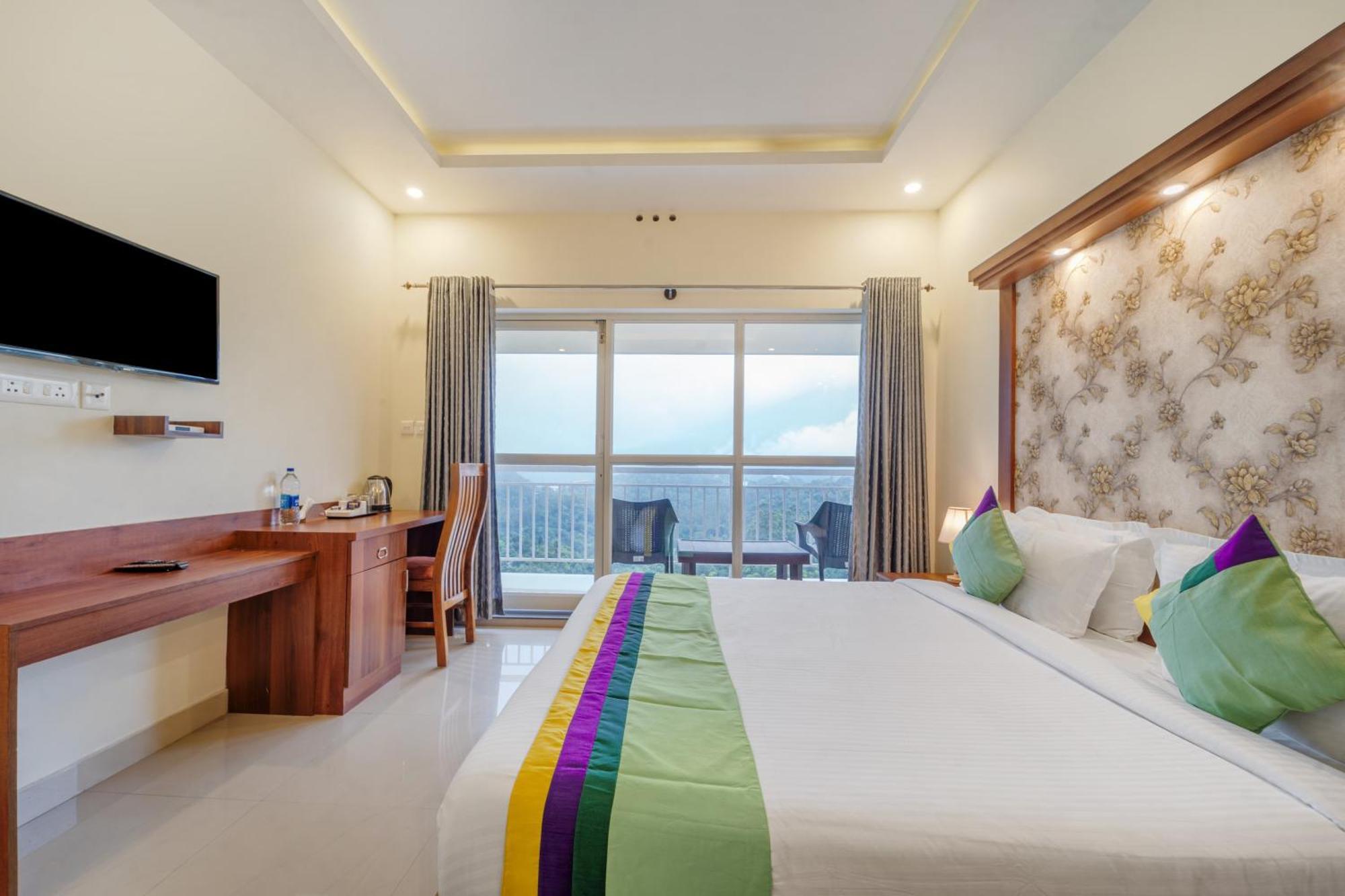 Hotel Treebo Windsong Resort Munnar, Tea Plantation View