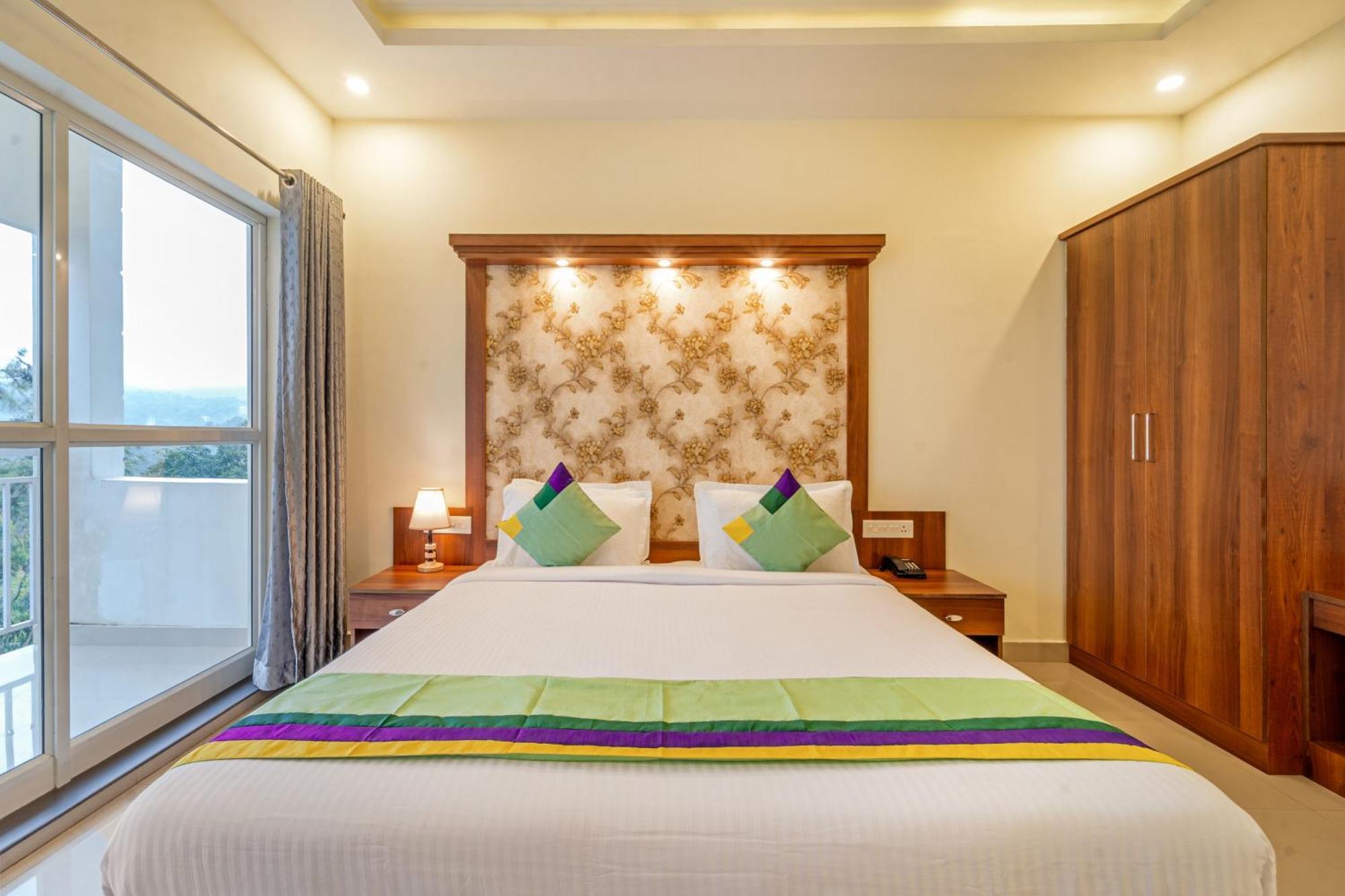 Treebo Windsong Resort Munnar, Tea Plantation View Hotel