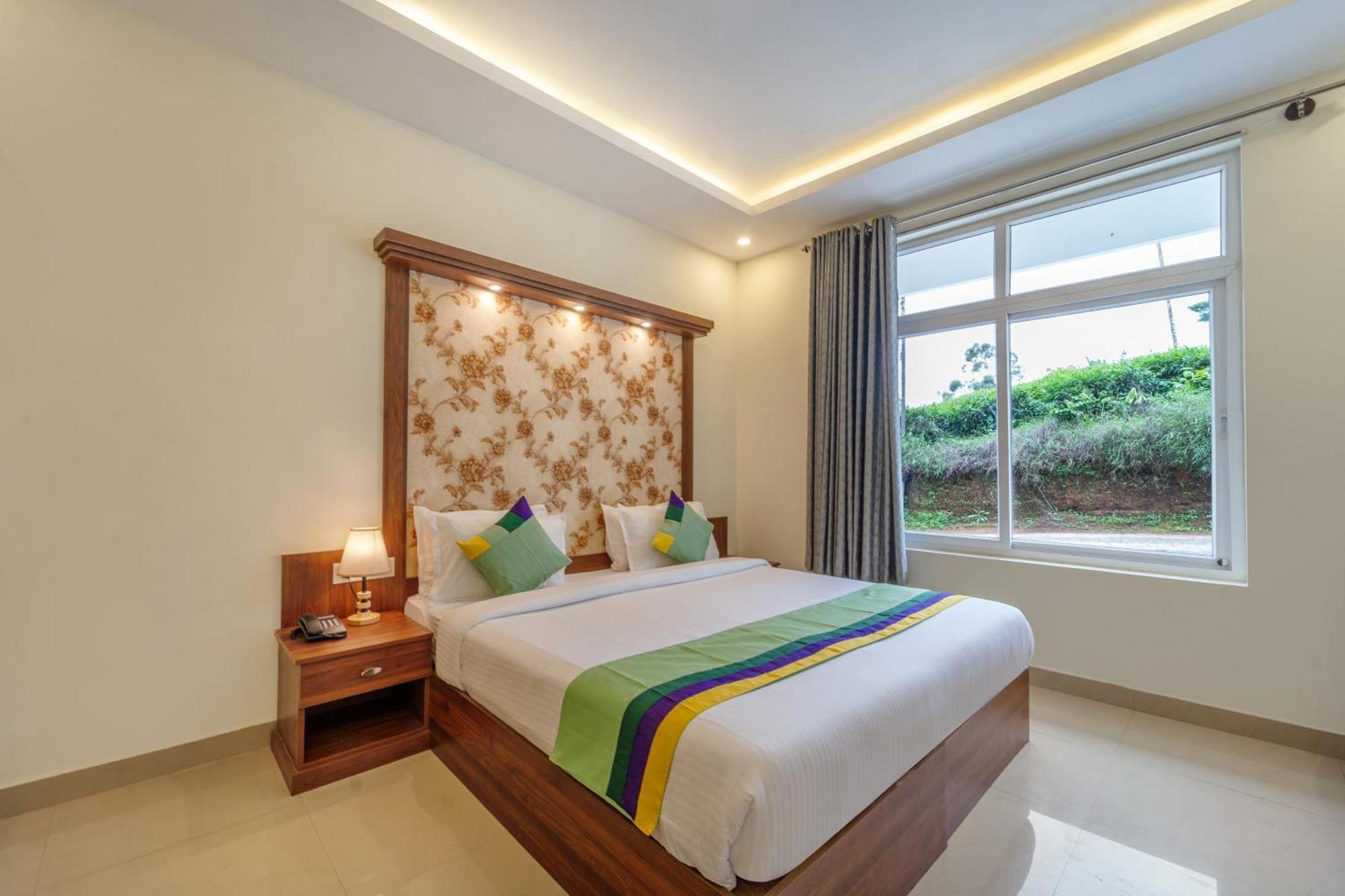 Hotel Treebo Windsong Resort Munnar, Tea Plantation View