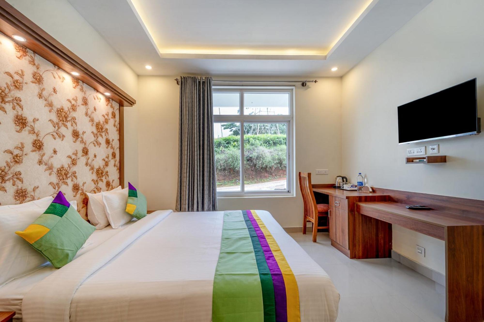 Treebo Windsong Resort Munnar, Tea Plantation View