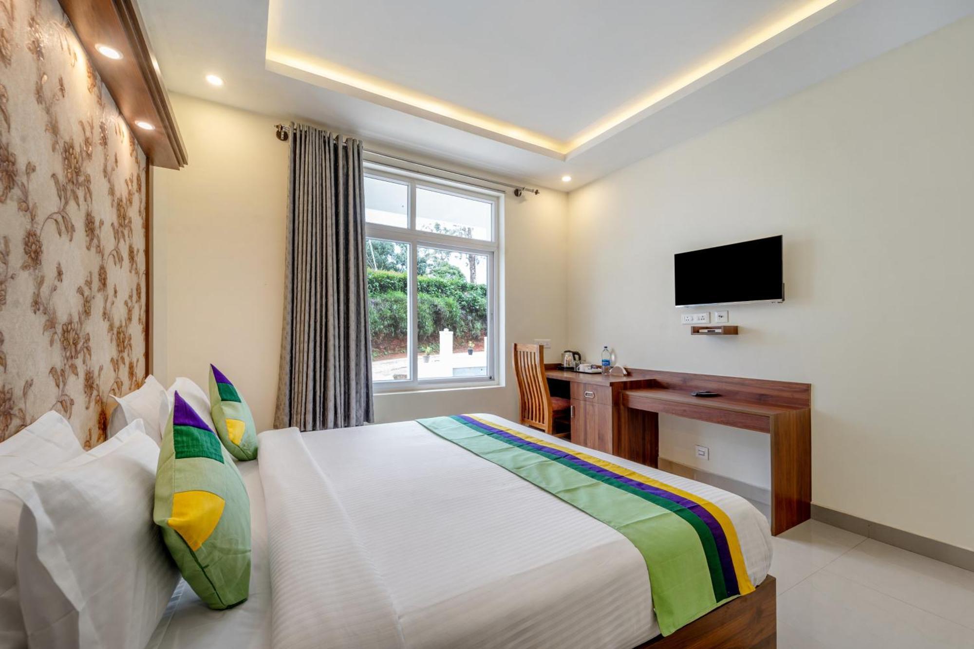 Treebo Windsong Resort Munnar, Tea Plantation View Munnar