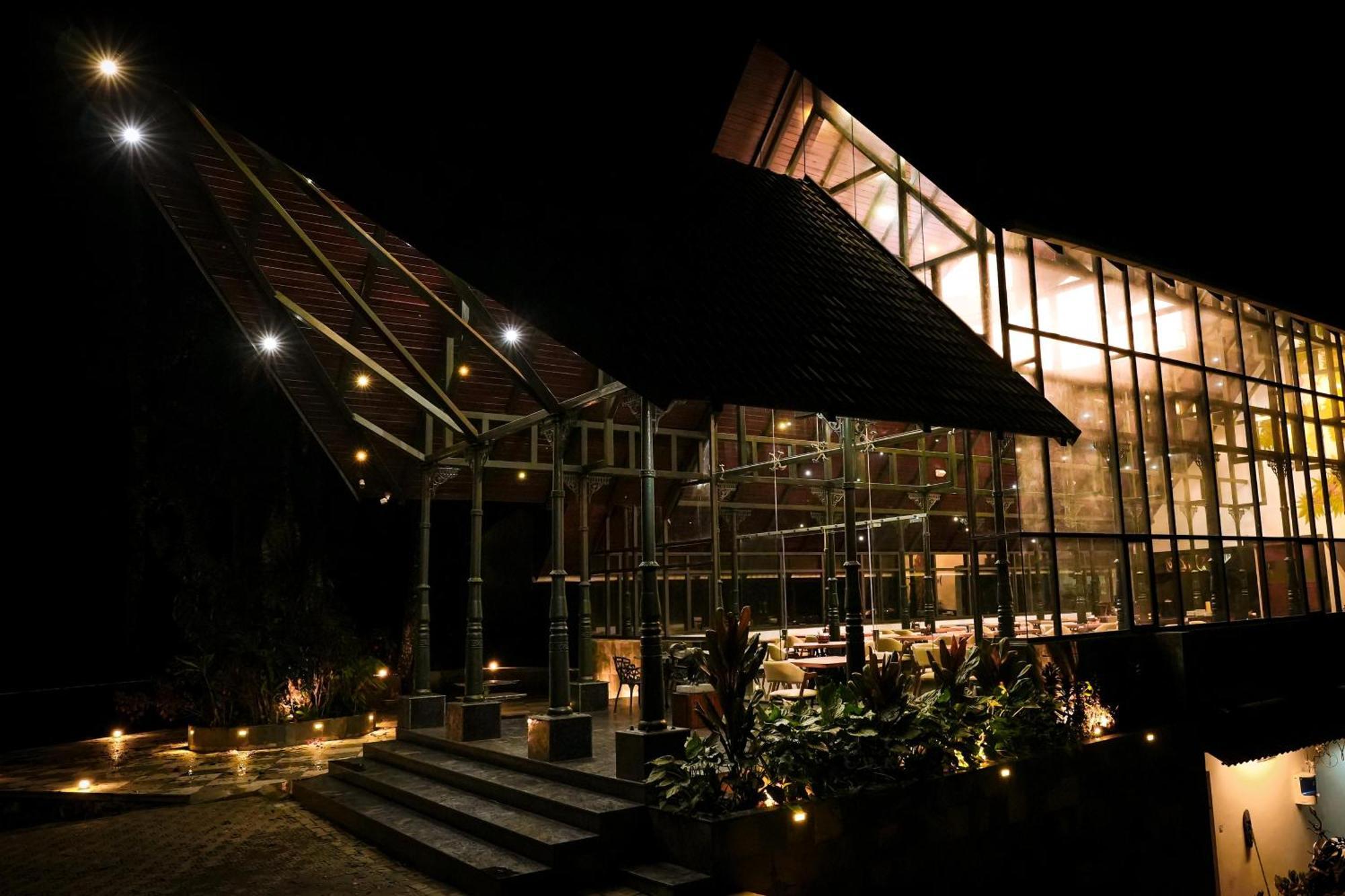 Elixir Woods Luxury And Spa, 4* Munnar
