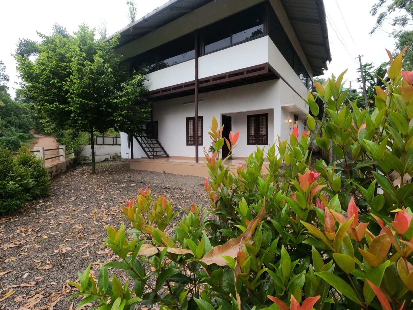 3 Bedroom Eucalyptus Holiday home *