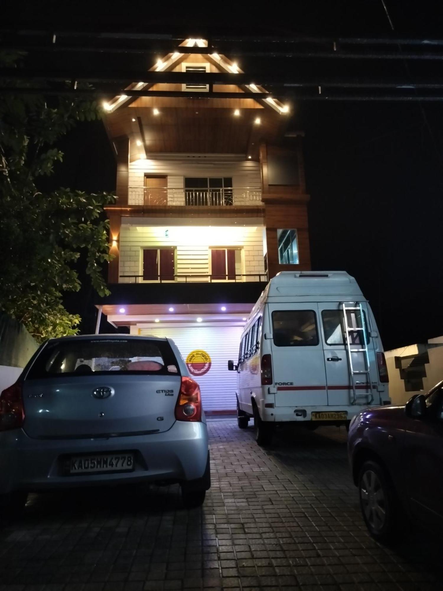 Himadri Holidays Munnar
