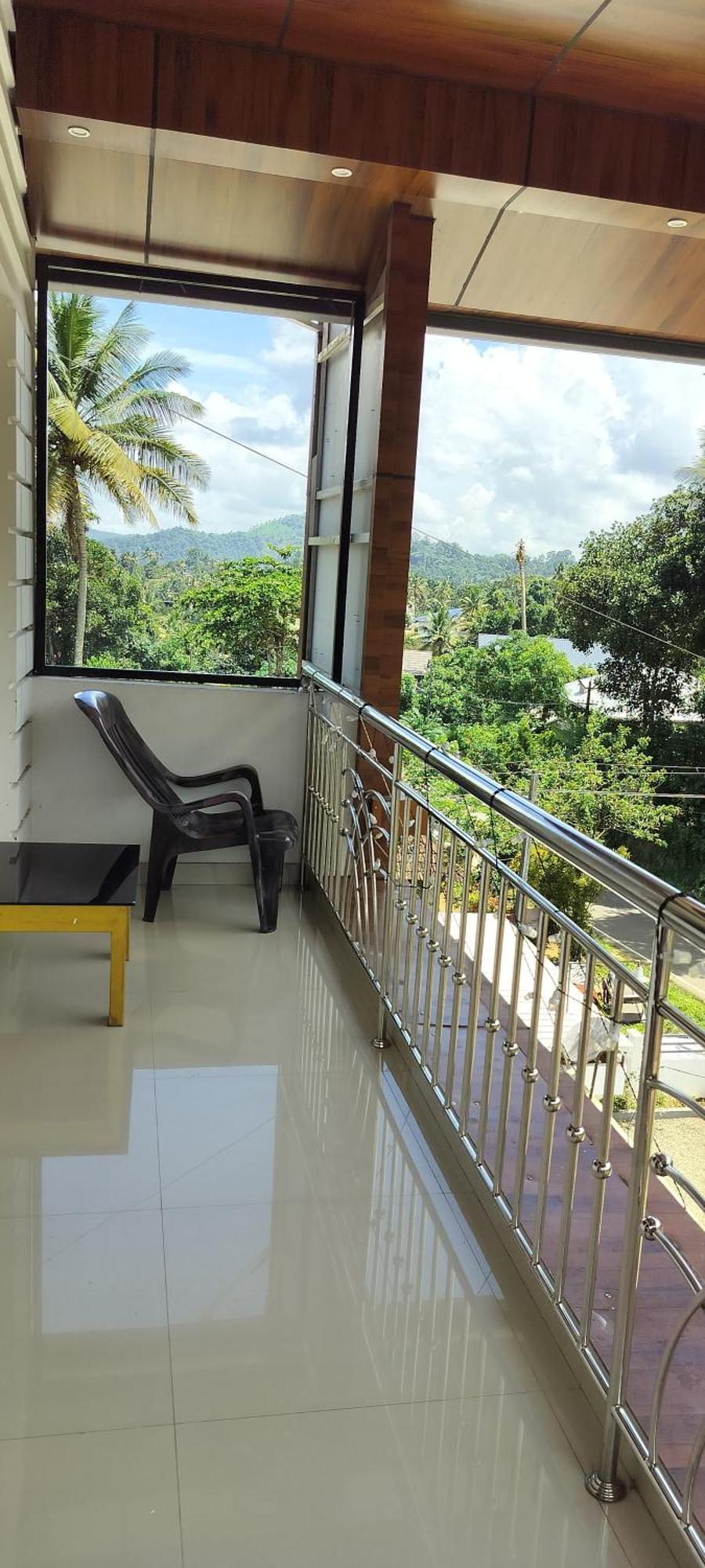 Himadri Holidays *