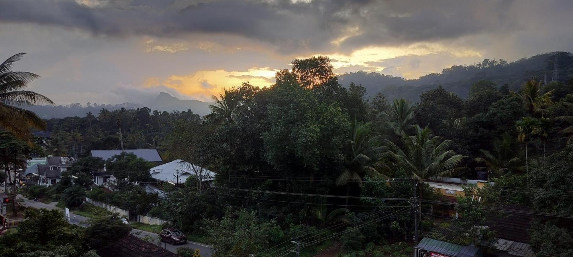Himadri Holidays Munnar