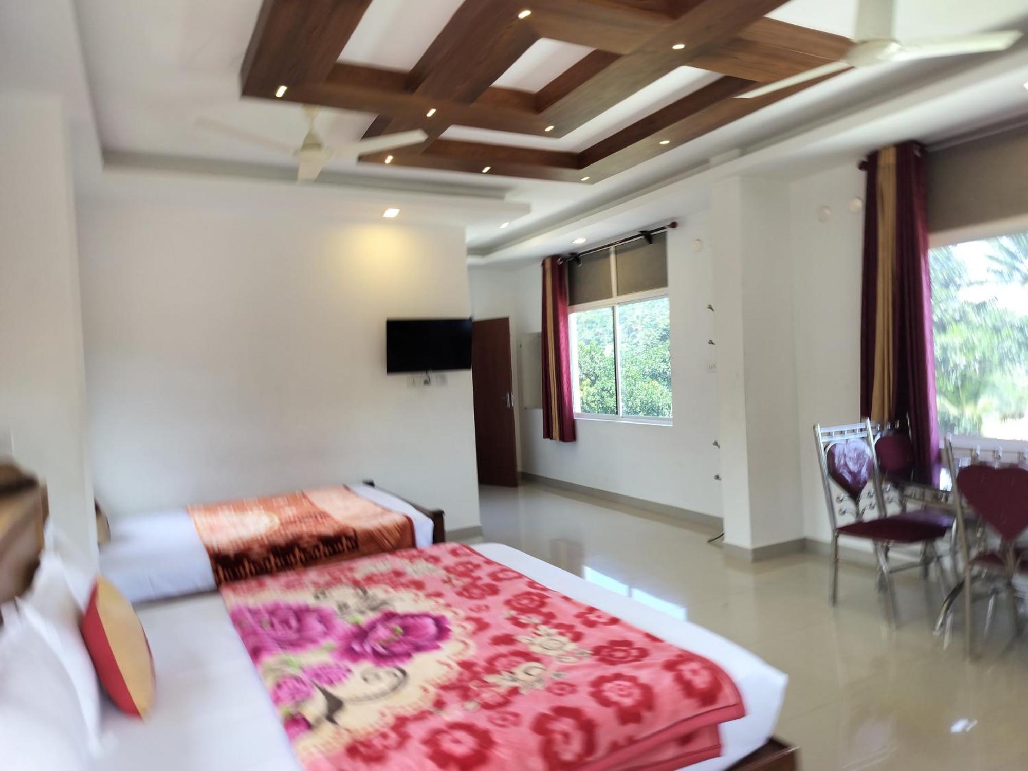 Himadri Holidays Homestay *