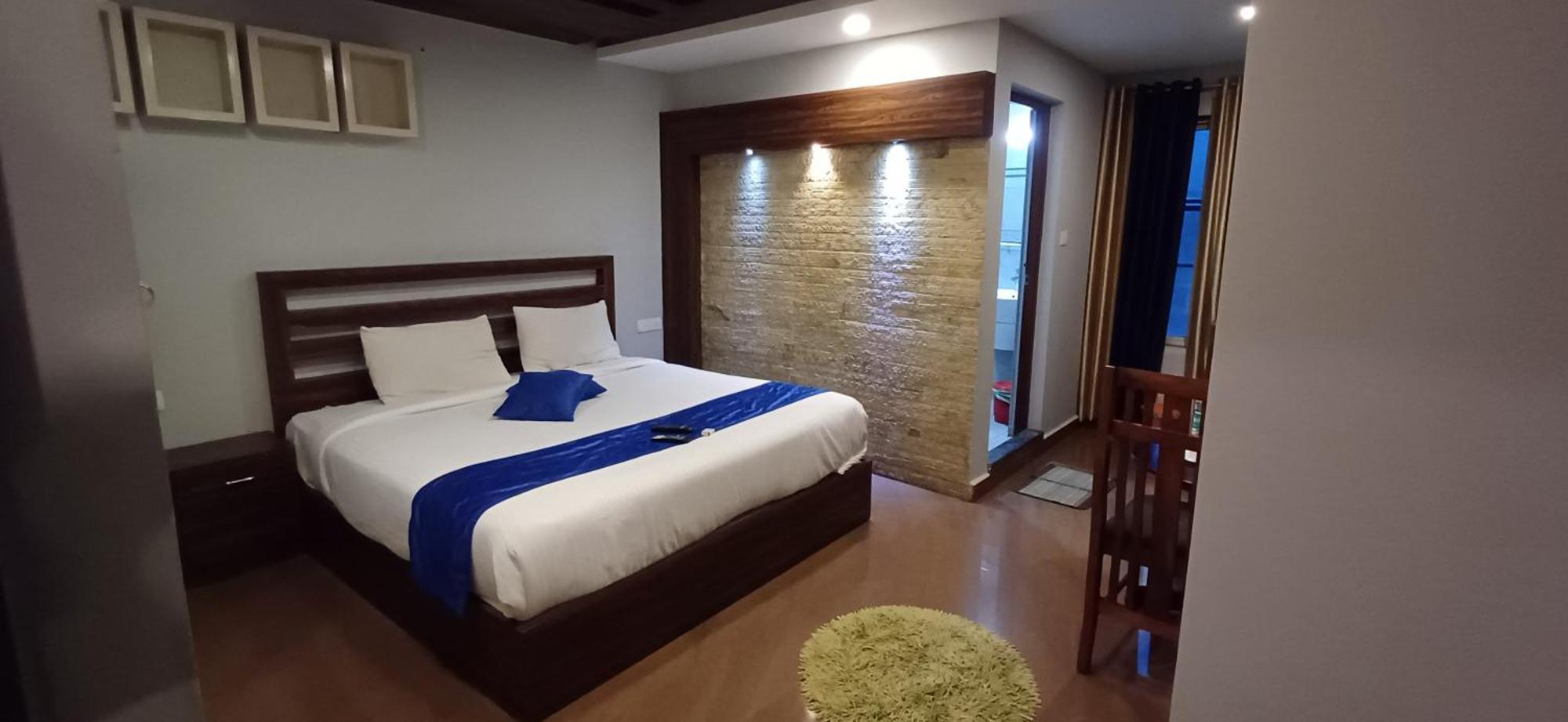 Hotel Hotelgurubhavan 5*