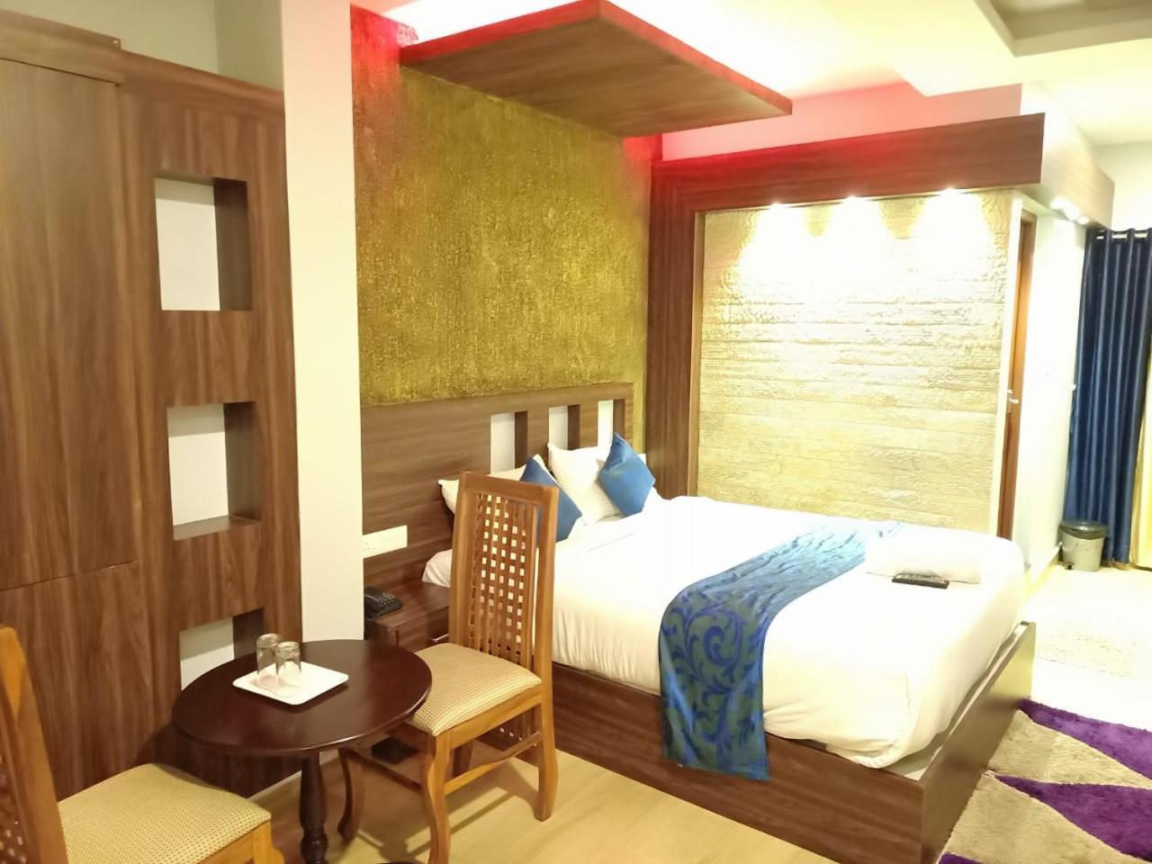 Hotel Hotelgurubhavan 5*
