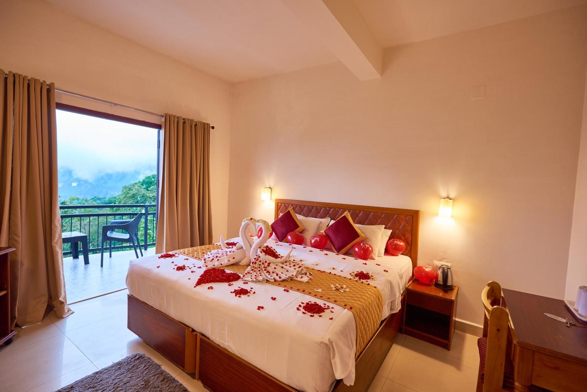 Deshadan Mountain -the Highest In 4* Munnar