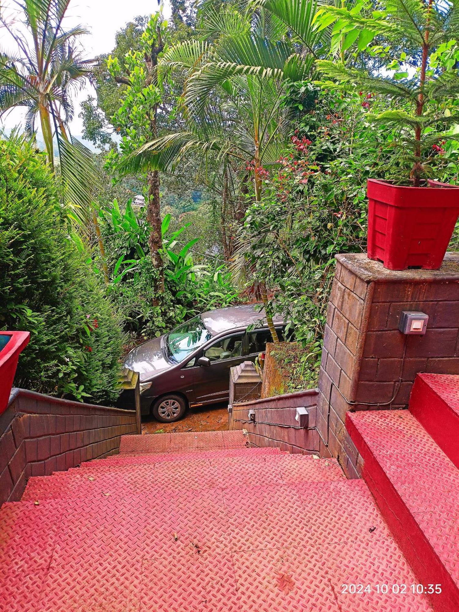Monsoon Hills Villa Munnar