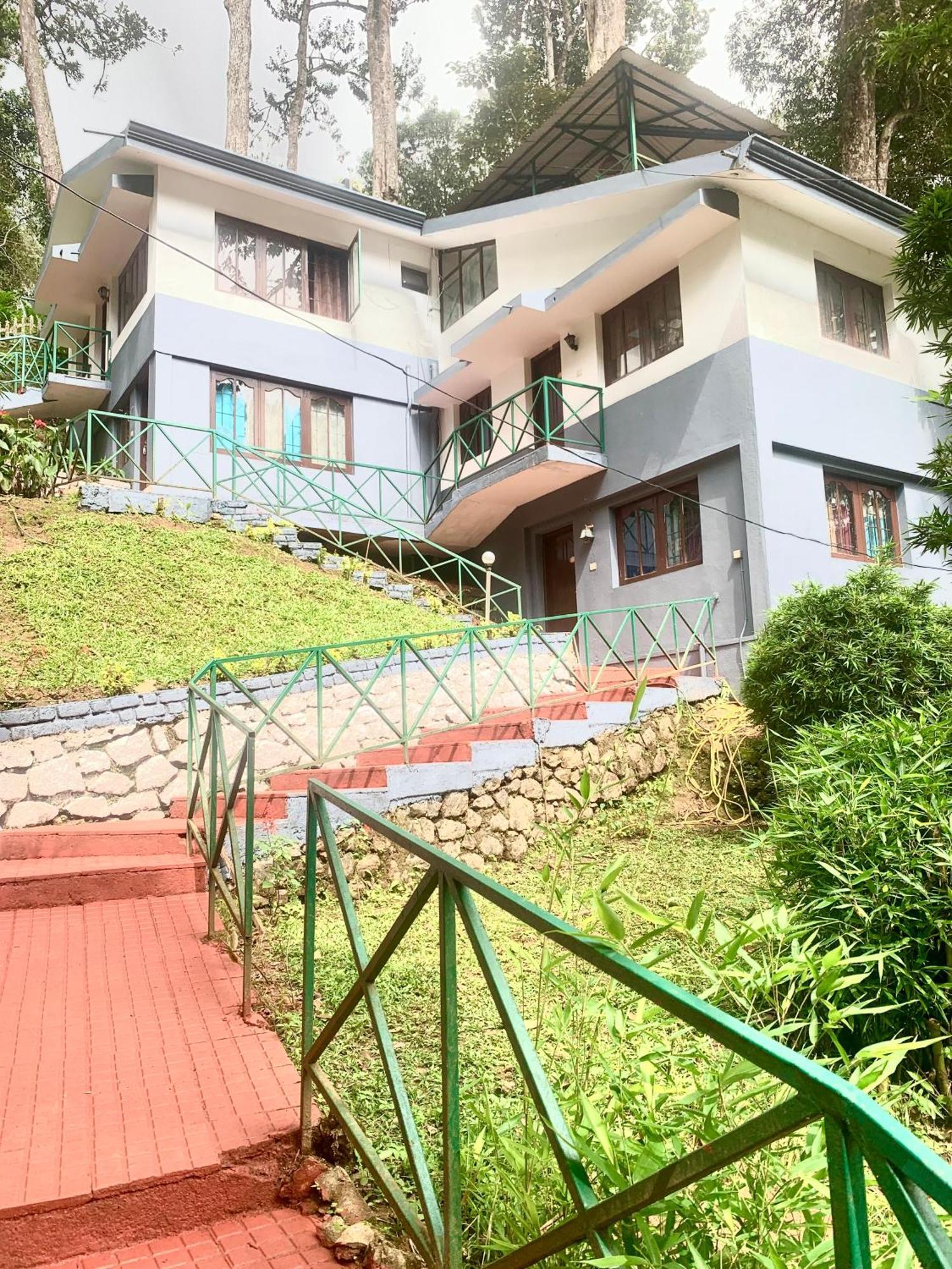 Ayur Mount & Resort *