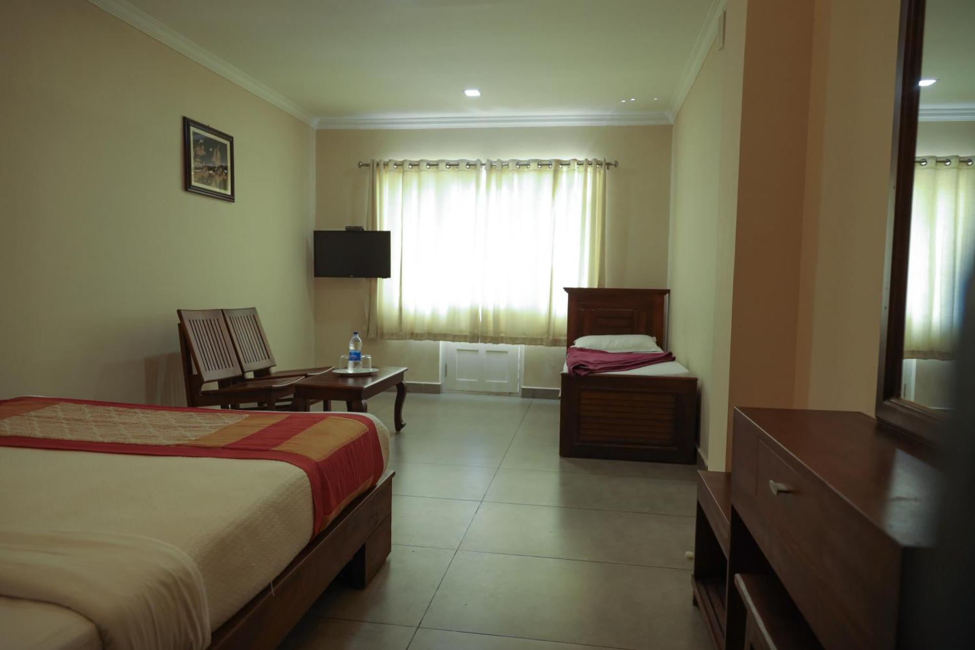 Lakezone Holiday 3* Munnar