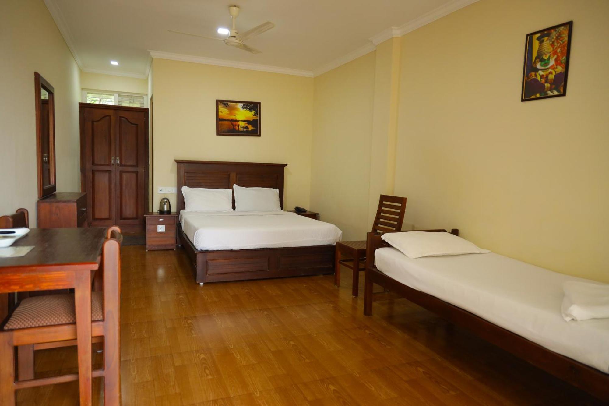 Lakezone Holiday Munnar